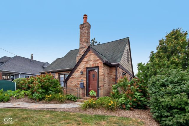 399 W Main Street, Greenwood, IN 46142