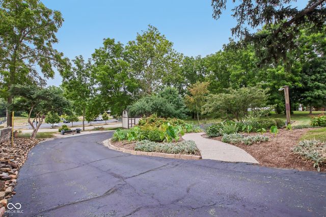 399 W Main Street, Greenwood, IN 46142