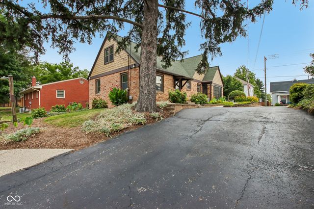 399 W Main Street, Greenwood, IN 46142