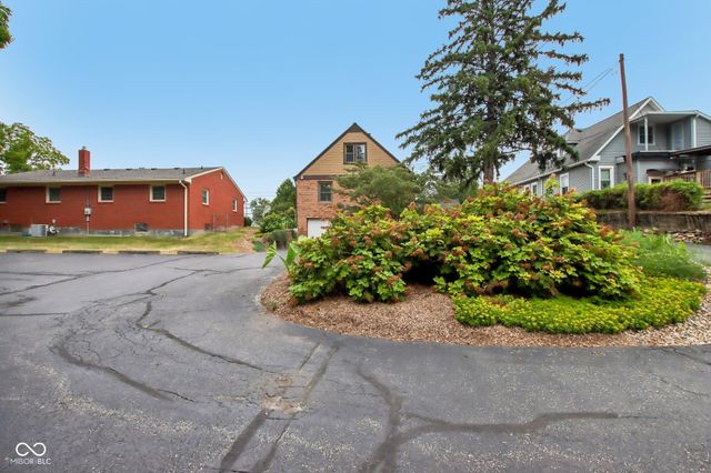 399 W Main Street, Greenwood, IN 46142