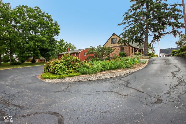 399 W Main Street, Greenwood, IN 46142
