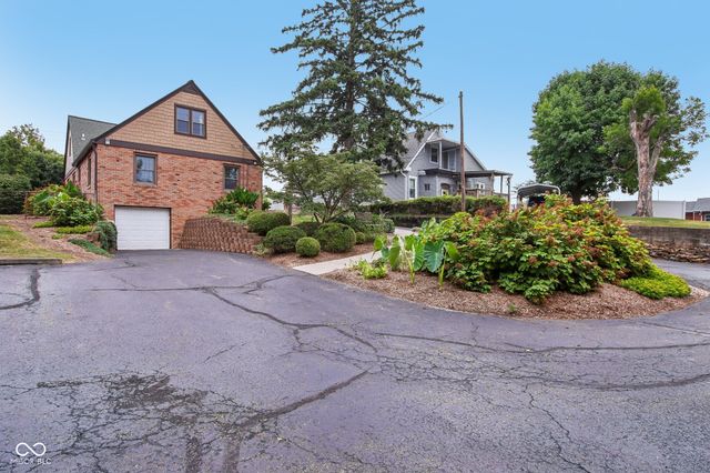 399 W Main Street, Greenwood, IN 46142
