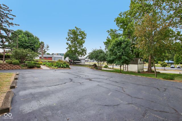 399 W Main Street, Greenwood, IN 46142