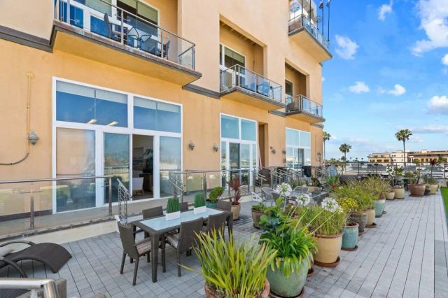 550 Seagaze Drive 19, Oceanside, CA 92054