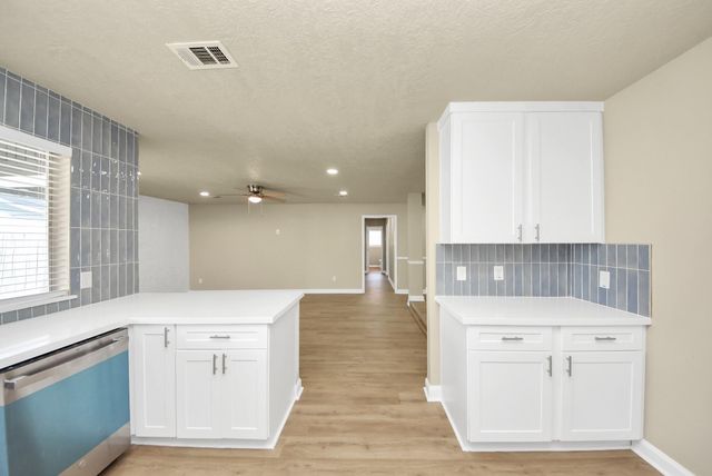 205 Cole Street, Webster, TX 77598