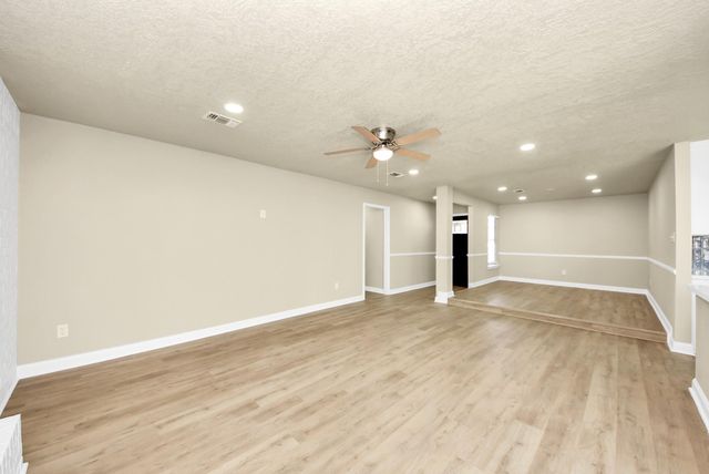 205 Cole Street, Webster, TX 77598