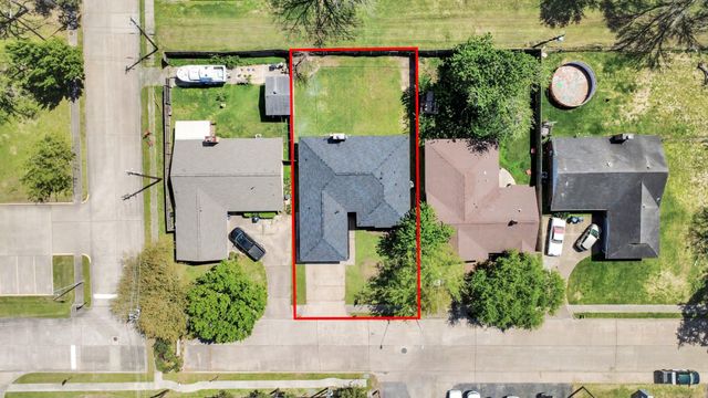 205 Cole Street, Webster, TX 77598