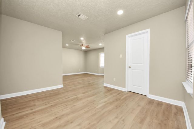 205 Cole Street, Webster, TX 77598