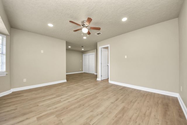 205 Cole Street, Webster, TX 77598