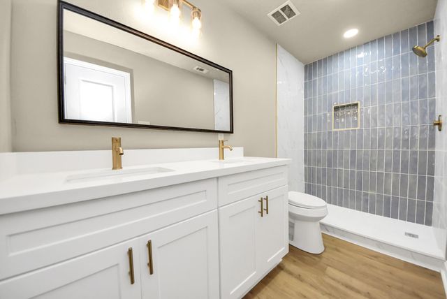 205 Cole Street, Webster, TX 77598