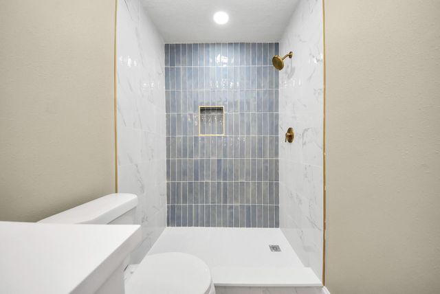 205 Cole Street, Webster, TX 77598