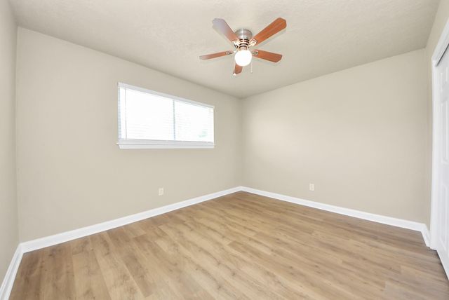 205 Cole Street, Webster, TX 77598