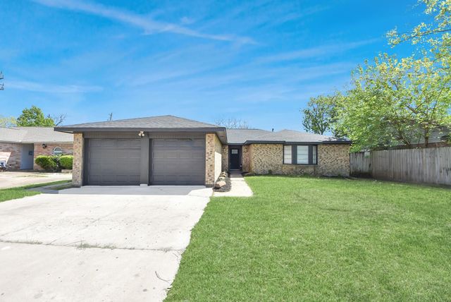 205 Cole Street, Webster, TX 77598