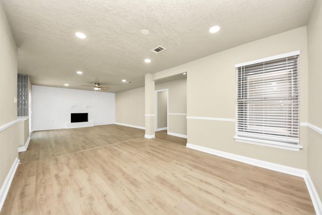 205 Cole Street, Webster, TX 77598