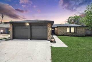 205 Cole Street, Webster, TX 77598