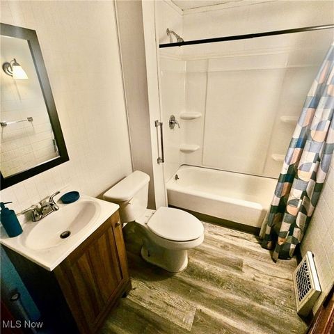 115 Madison Street, Campbell, OH 44405