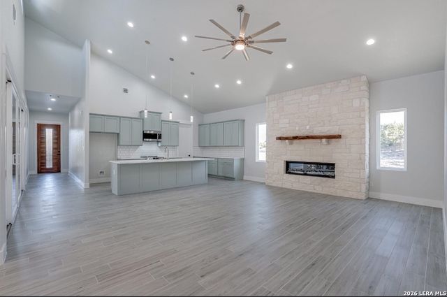 7809 ventura, Selma, TX 78154