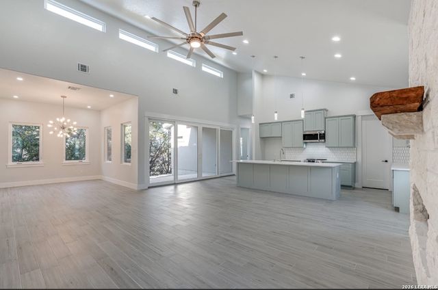 7809 ventura, Selma, TX 78154