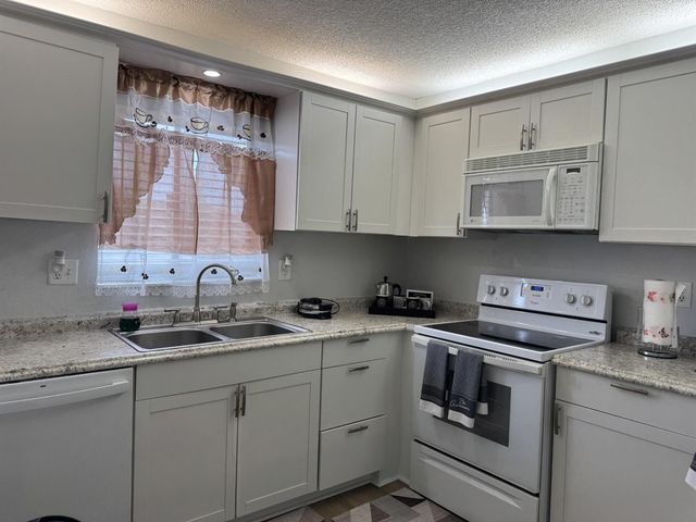 1310 NE 14th Court K19, Jensen Beach, FL 34957