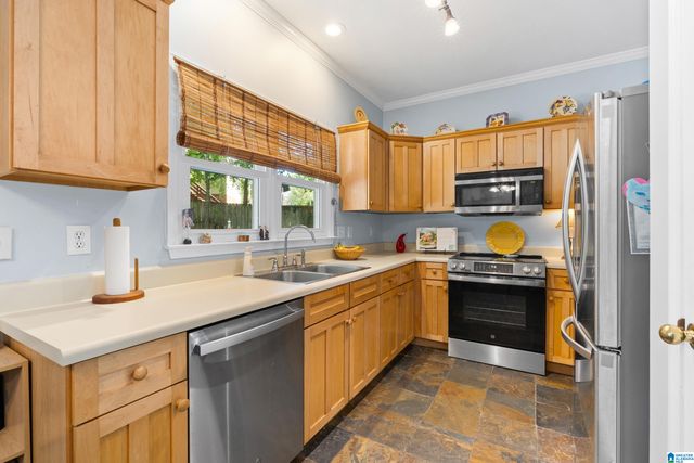 105 KENT HILL COVE, Alabaster, AL 35007