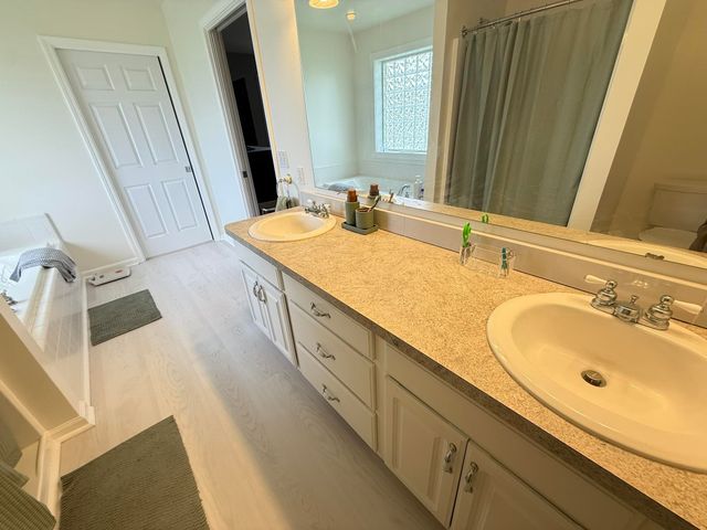 4733 Briarwood Court, Auburn, MI 48611
