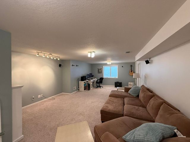 4733 Briarwood Court, Auburn, MI 48611