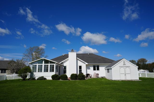 4733 Briarwood Court, Auburn, MI 48611