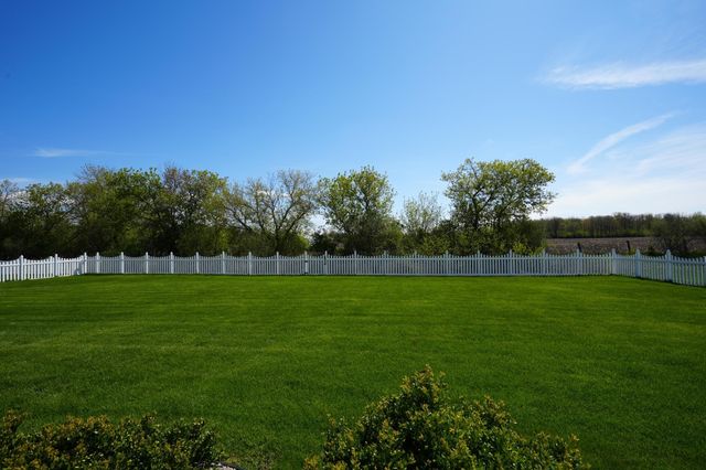 4733 Briarwood Court, Auburn, MI 48611