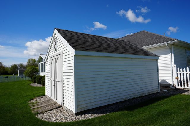 4733 Briarwood Court, Auburn, MI 48611
