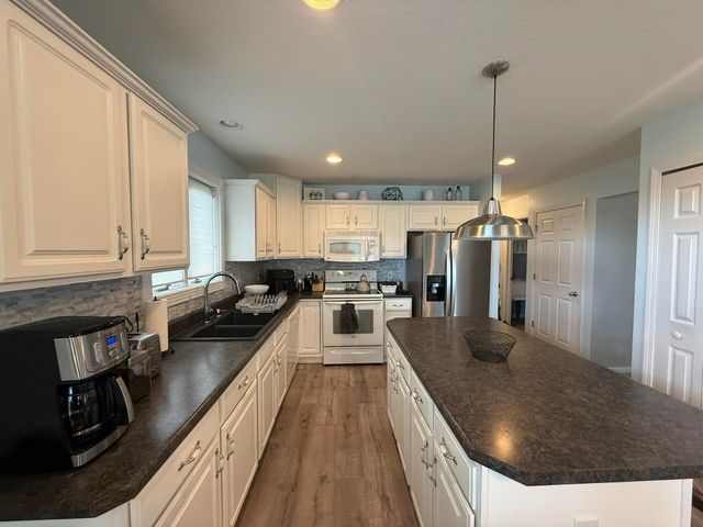 4733 Briarwood Court, Auburn, MI 48611
