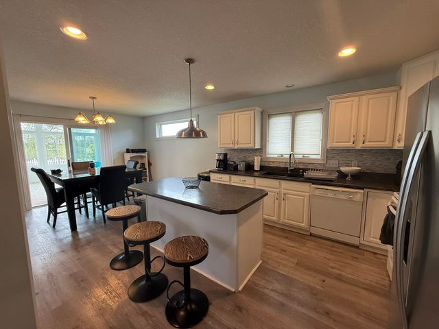 4733 Briarwood Court, Auburn, MI 48611