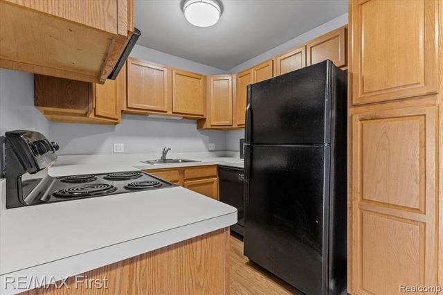 2405 Torquay Avenue 206, Royal Oak, MI 48073