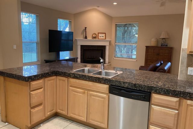 117 Keswick DR, Spicewood, TX 78669