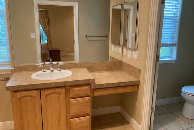 117 Keswick DR, Spicewood, TX 78669
