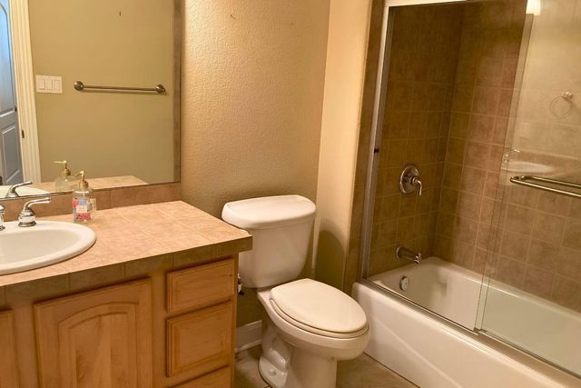 117 Keswick DR, Spicewood, TX 78669