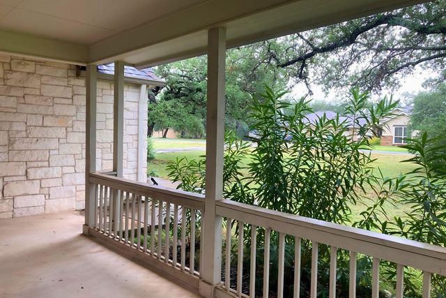 117 Keswick DR, Spicewood, TX 78669