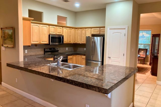 117 Keswick DR, Spicewood, TX 78669