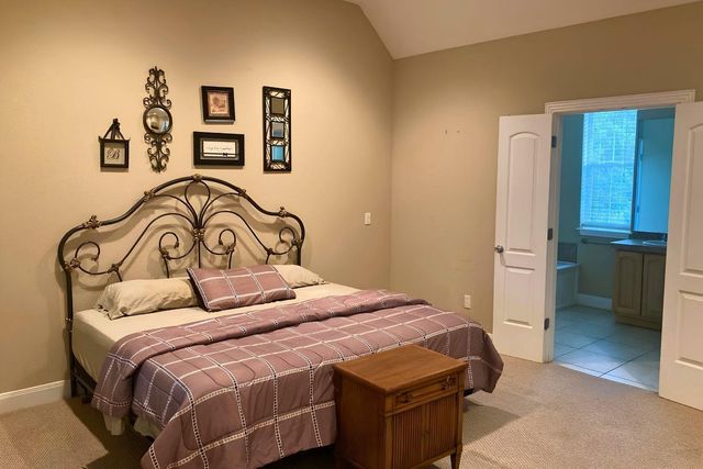 117 Keswick DR, Spicewood, TX 78669