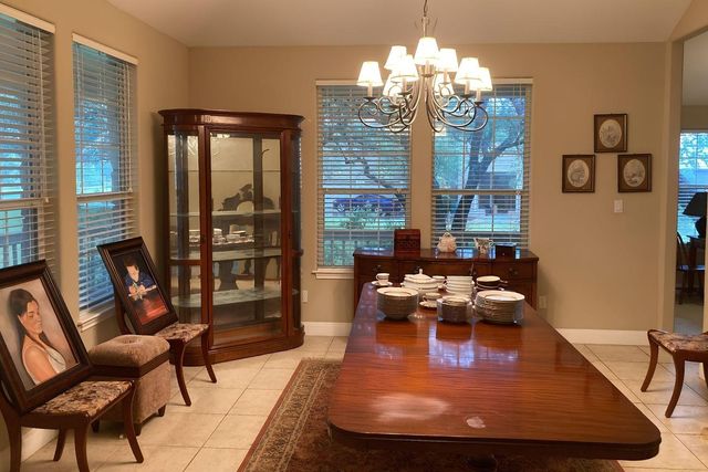 117 Keswick DR, Spicewood, TX 78669