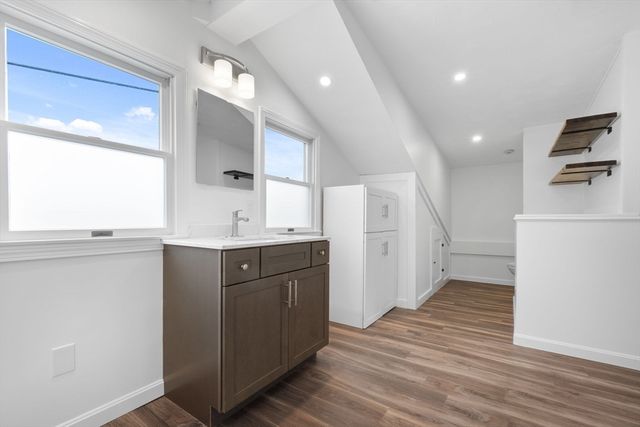 252 Elliott Street 2, Beverly, MA 01915