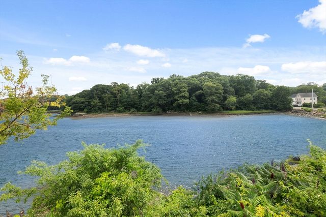 252 Elliott Street 2, Beverly, MA 01915