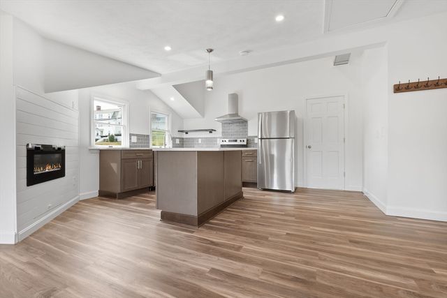 252 Elliott Street 2, Beverly, MA 01915