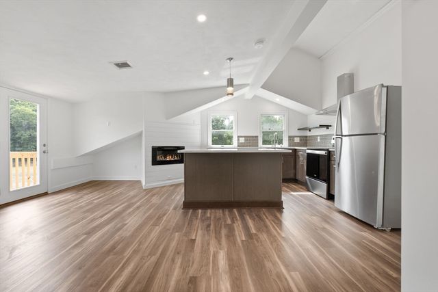252 Elliott Street 2, Beverly, MA 01915