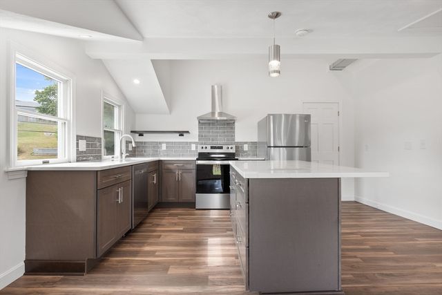 252 Elliott Street 2, Beverly, MA 01915