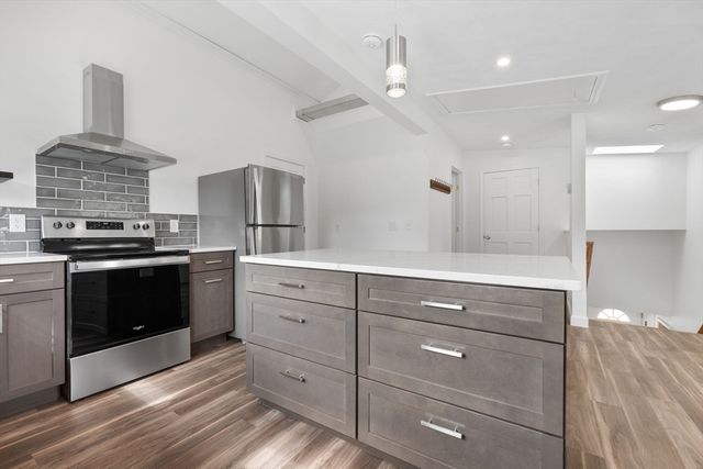 252 Elliott Street 2, Beverly, MA 01915