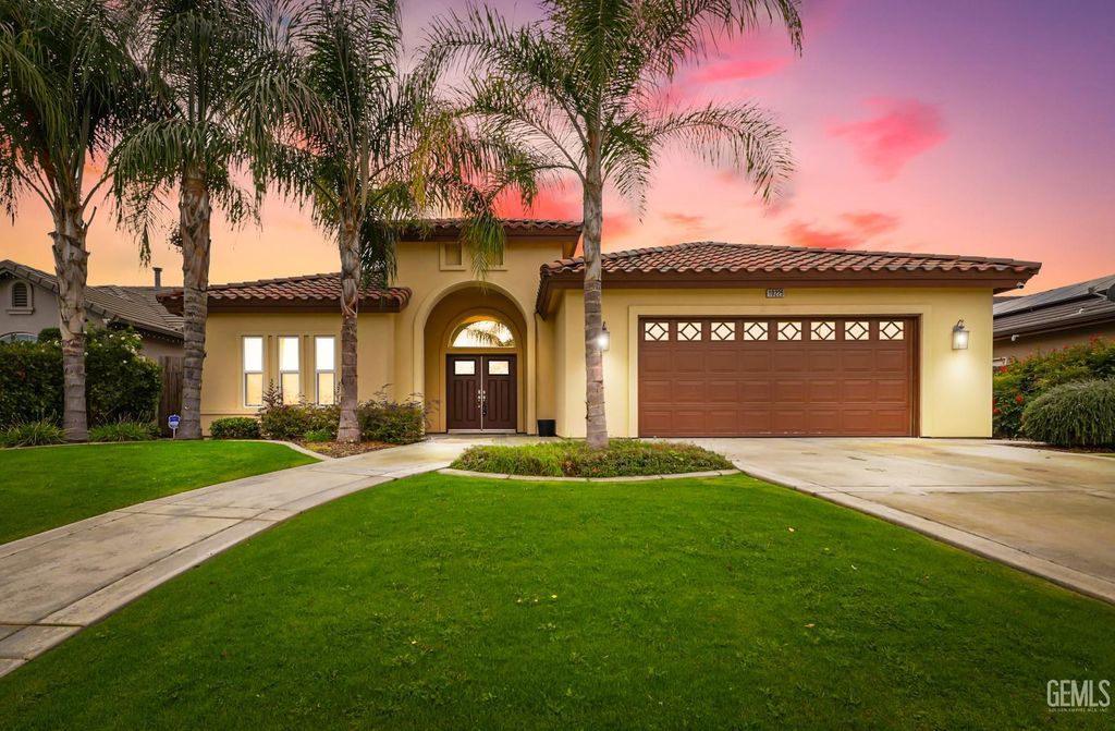 10225 Azimuth St, Bakersfield, CA 93306