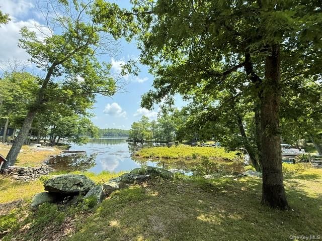 179 W Mohican Trail, Glen Spey, NY 12737