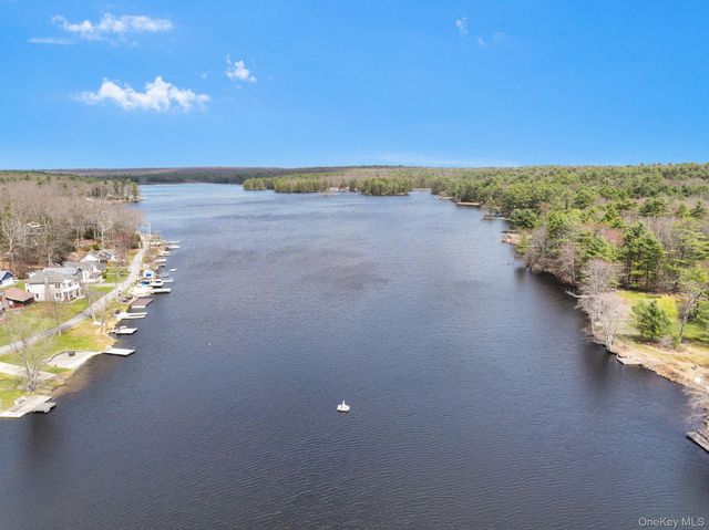 179 W Mohican Trail, Glen Spey, NY 12737
