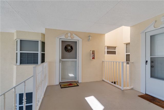 395 Grove Isle Circle 395, Vero Beach, FL 32962