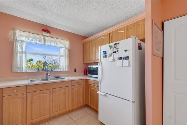 395 Grove Isle Circle 395, Vero Beach, FL 32962